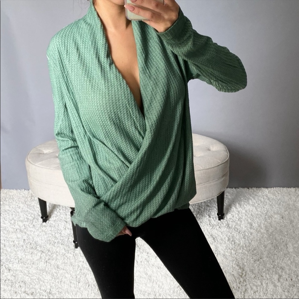 🆕 JINGLE In Jade - Picture 2 of 4